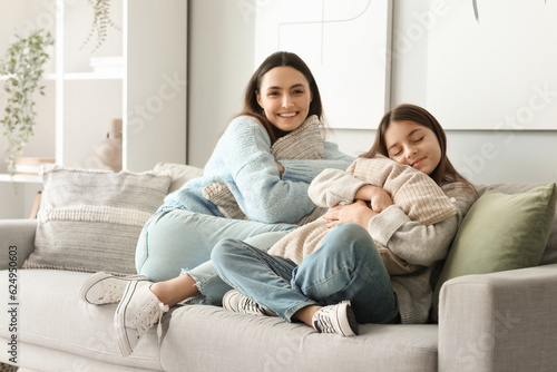 Little girl and her mother ...