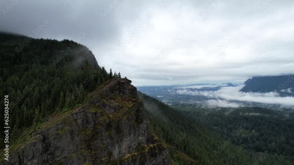 Explore Rattlesnake Ridge in Seattle's Snoqualmie town. Aerial drone flight captures the peak's beauty and panoramic views in stunning 4K. Explore Rattlesnake Ridge in Seattle's Snoqualmie town. Aerial drone flight captures the peak's beauty and panoramic views in stunning 4K.