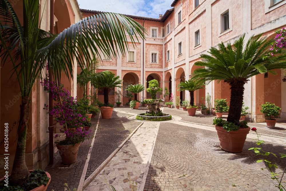 Fototapeta premium Cloister of SS. Cosima e Damiano paleochristian church in Rome, Italy 