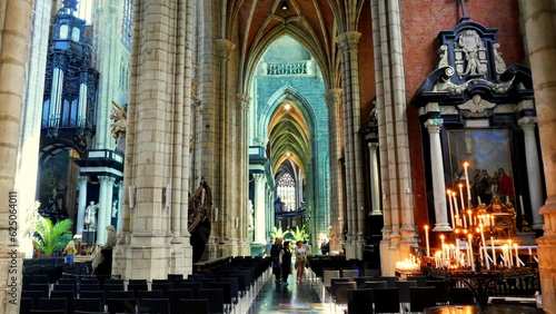 sehr sch  ne Innenausstattung der St. Bavo Kathedrale in Gent in Belgien