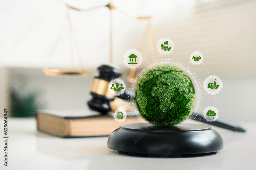 Φωτογραφία world and wooden gavel with a golden scale for law international environmental concept of business corporate and industry