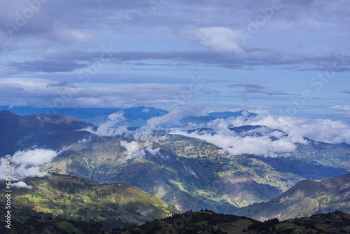 Foggy mountains in Colombia © Galyna Andrushko