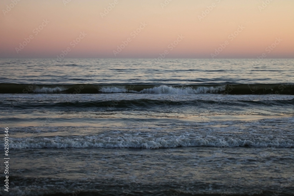 Obraz premium Pink sunset on the Black Sea