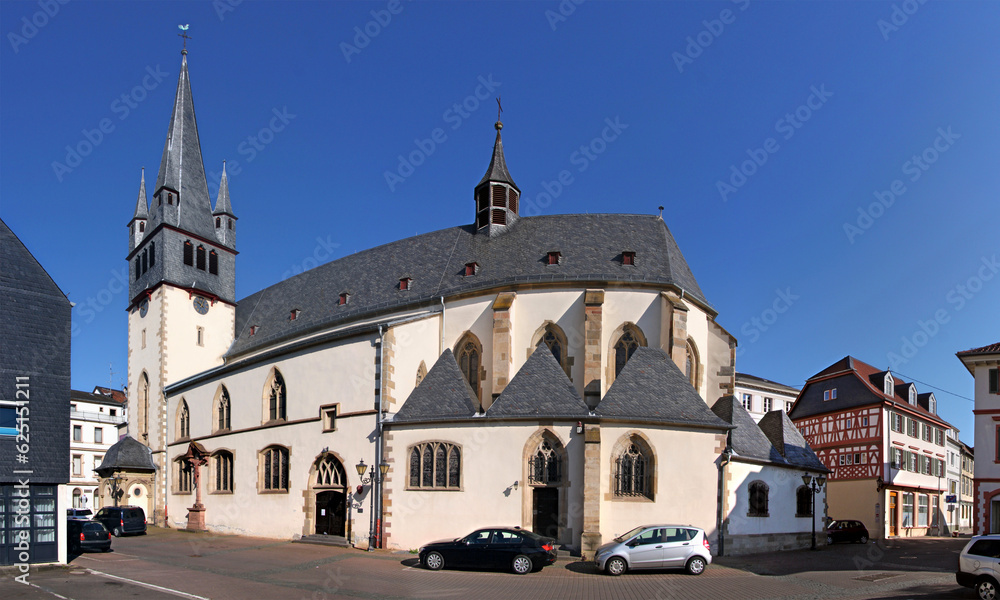 Naklejka premium Panoramic view of the gothic St. Nikolaus Church with bell tower in the old town of Bad Kreuznach, Germany