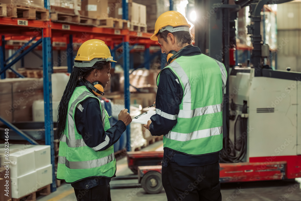 Warehouse supervisor ensures smooth distribution, coaches new staff, leads team to meet common goals Warehouse supervisor ensures smooth distribution, coaches new staff, leads team to meet common goals