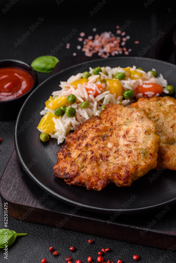 Delicious fresh fried minced chicken meat cutlets with salt, spices and herbs Delicious fresh fried minced chicken meat cutlets with salt, spices and herbs