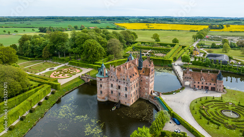 Aerial view, Egeskov Castle with park, Renaissance Garden, Kværndrup, Region Syddanmark, Denmark