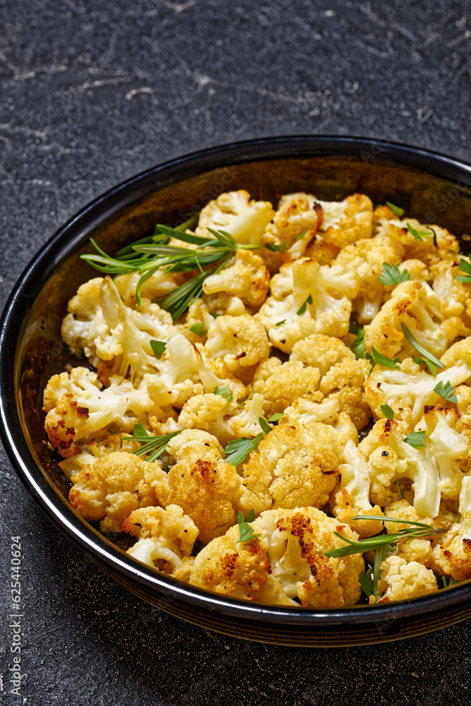 baked cauliflower florets with parmesan and herbs baked cauliflower florets with parmesan and herbs