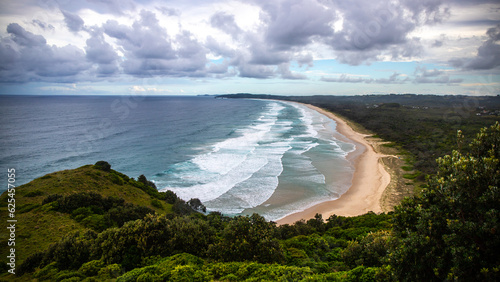 Obraz na płótnie panorama of tallow beach in byron bay, new south wales, australia; unique landsc