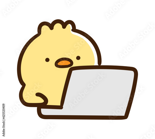 パソコン仕事をするかわいいひよこのキャラクターの手書きイラスト