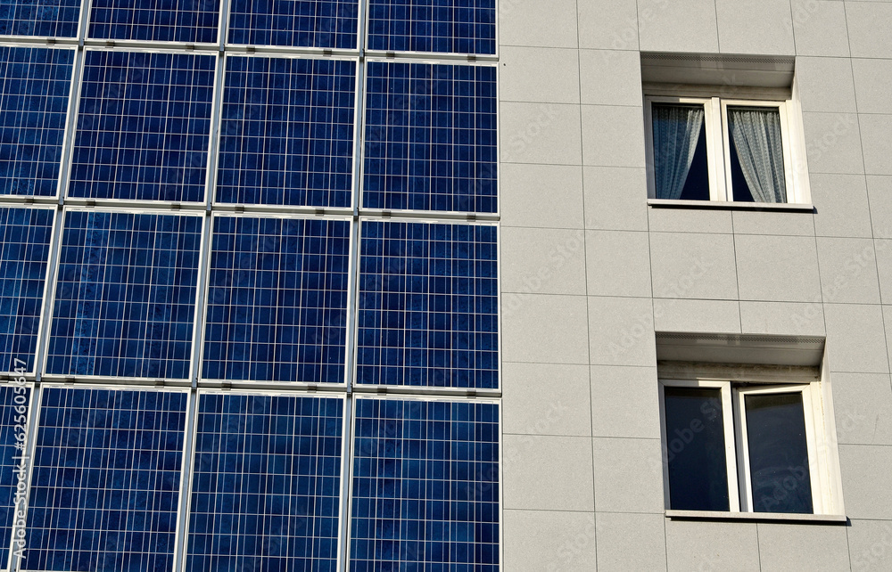 panneaux solaires, immeuble, quartier du centre ville, la Dalle, Choisy le Roi, région Ile de France, 94, Val de Marne, France panneaux solaires, immeuble, quartier du centre ville, la Dalle, Choisy le Roi, région Ile de France, 94, Val de Marne, France