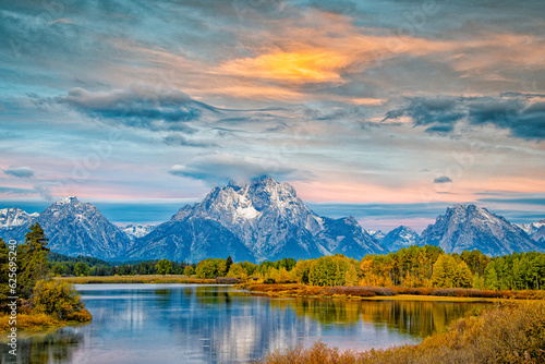 Oxbow Bend and Mount Moran under a cloudy sky in Grand Teton National Park © stuckreed