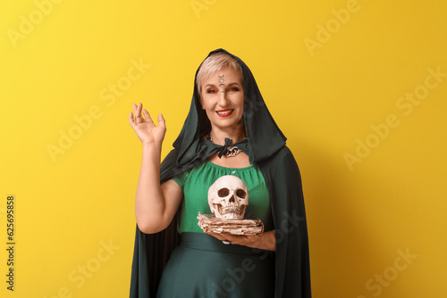 Mature witch with human sku...