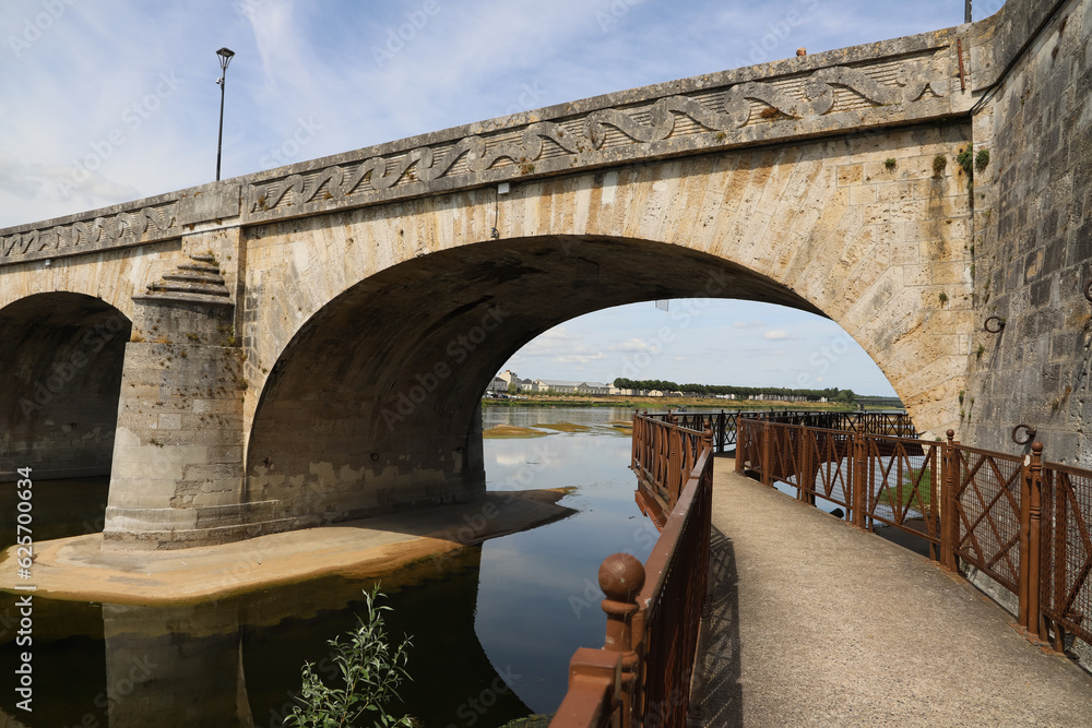 Pont voûté à Saumur