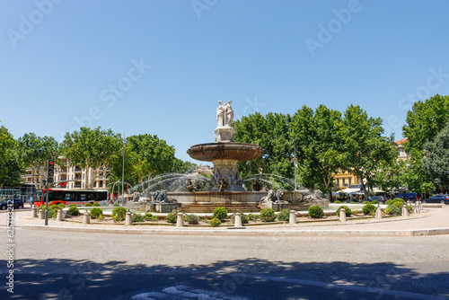  Brunnen an der Rotonde in Aix-en-Provence Frankreich photo