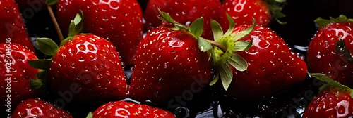Naklejka na ścianę Truskawkowe tło. Fotografia kulinarna z bliska