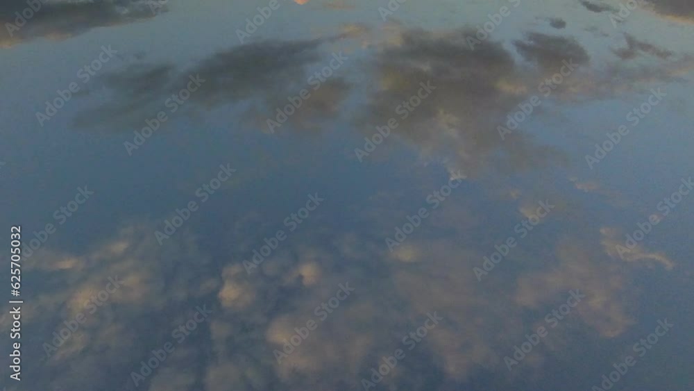 Wolken, Himmel, fliegen, blau, Meteorologie, Abends, wind, Dämmerung, Nacht, Schäfchenwolke, Watte, cumulus, Wolkengebilde, Zeitraffer, 4K Wolken, Himmel, fliegen, blau, Meteorologie, Abends, wind, Dämmerung, Nacht, Schäfchenwolke, Watte, cumulus, Wolkengebilde, Zeitraffer, 4K