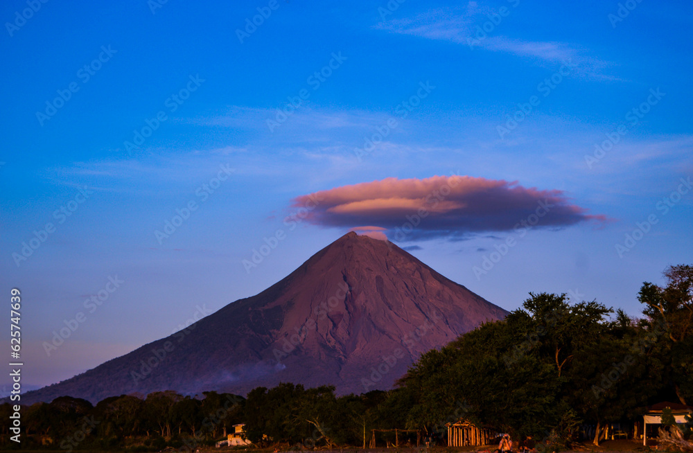 Fototapeta premium volcano
