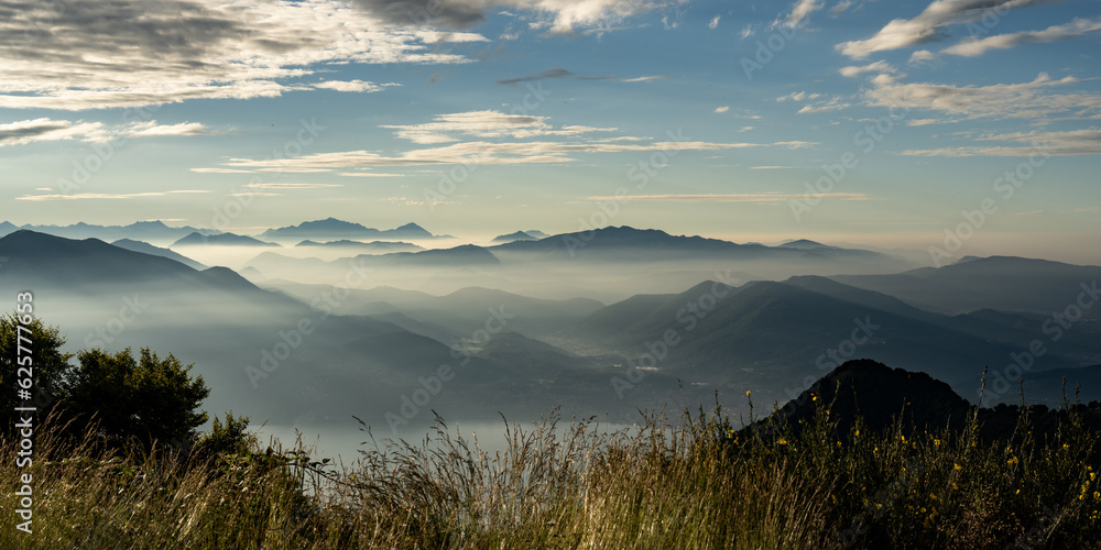 Fototapeta premium Monte Spalavera am Morgen (2023-07)