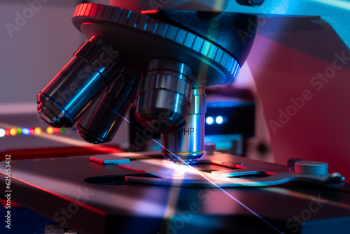 Obraz na plátně Biomedical Engineering: Optical microscopes are used in biomedical eng