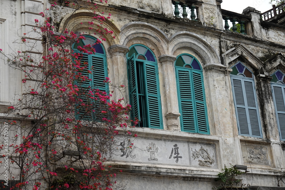 Obraz premium facade of an old building