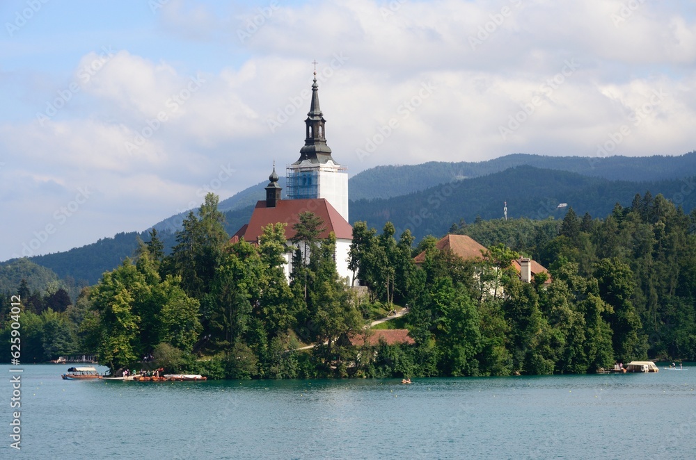Iglesia en el lago Bled, Eslovenia Iglesia en el lago Bled, Eslovenia