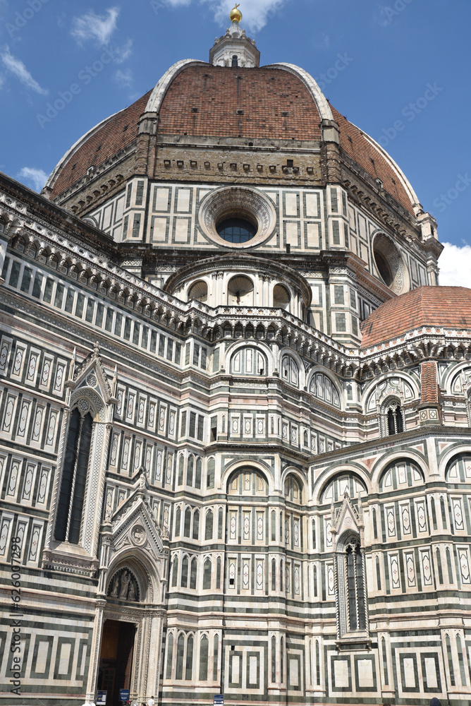 Marbres polychromes du Duomo de Florence. Italie