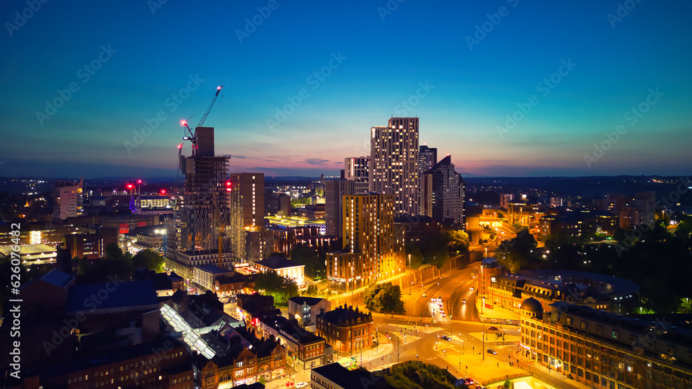 Obraz premium Unique photo of Leeds during the nighttime taken with a drone