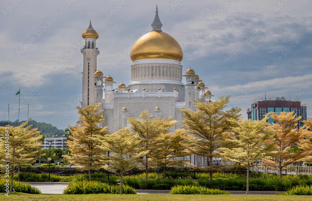 Obraz premium Omar Ali Saifuddien Mosque in Brunei on the island of Borneo