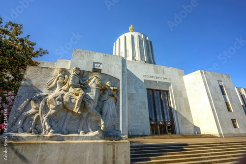 Captivating Oregon: Beautiful View of the State Capitol Building in Salem, Oregon, Highlighting Architectural Splendor in 4K Resolution