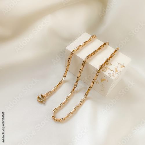 Stylish chain in the style of Cartier in 14k rose gold on plaster mold.