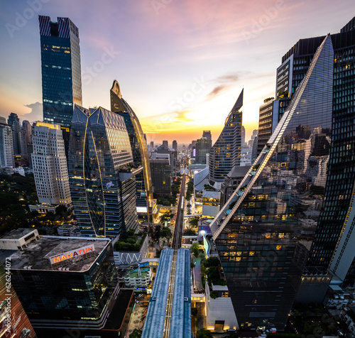 Cuadro en lienzo Aerial view of Ploenchit road by night in Bangkok Downtown, financial district a