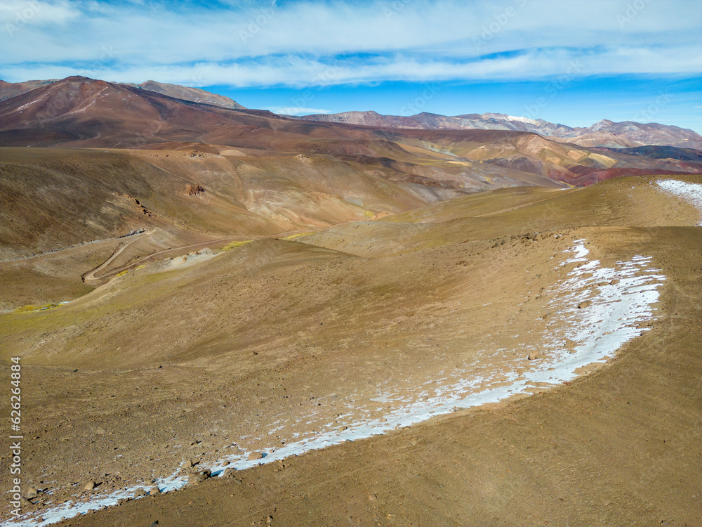 Φωτογραφία Aerial view of the Atacama desert landscape around the green lagoon Laguna del N