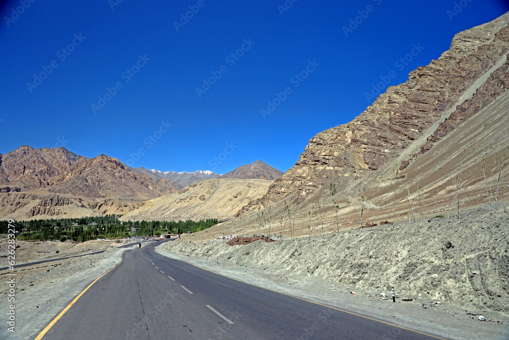 Roads en route of Leh, Ladakh, India. Roads en route of Leh, Ladakh, India.