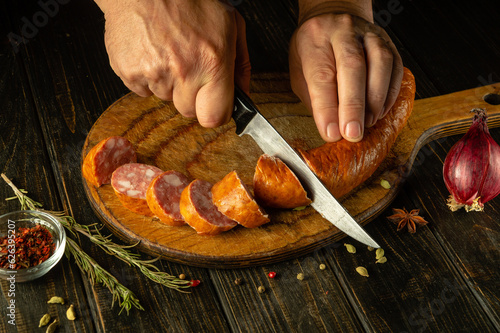 Obraz na płótnie Sliced meat sausage