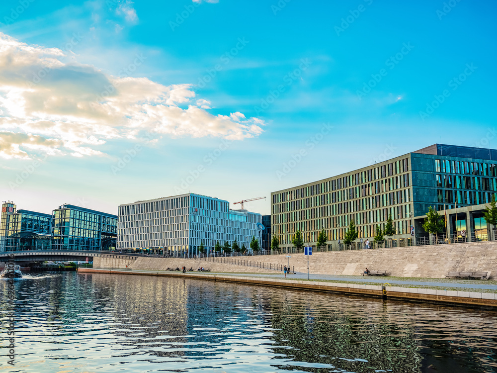Fototapeta premium downtown Berlin, view from river Spree at sunset