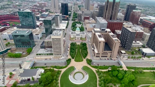 Saint Louis, Missouri: View from the top of Gateway Arch of Old Courthouse, Luther Ely Smith Square, National Park grounds and downtown. 