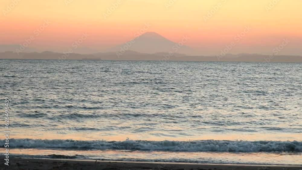 千葉県富津市　夕暮れの富士山