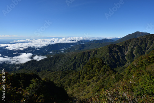 Climbing  Mount Nyoho, Tochigi, Japan © Tonic Ray Sonic