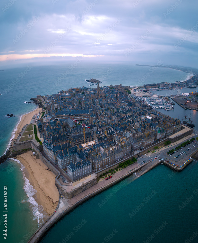Obraz premium St Malo photographie en drone au petit matin