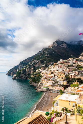 Fototapeta Naklejka Na Ścianę i Meble -  Positano is a cliffside village and comune on the Amalfi Coast