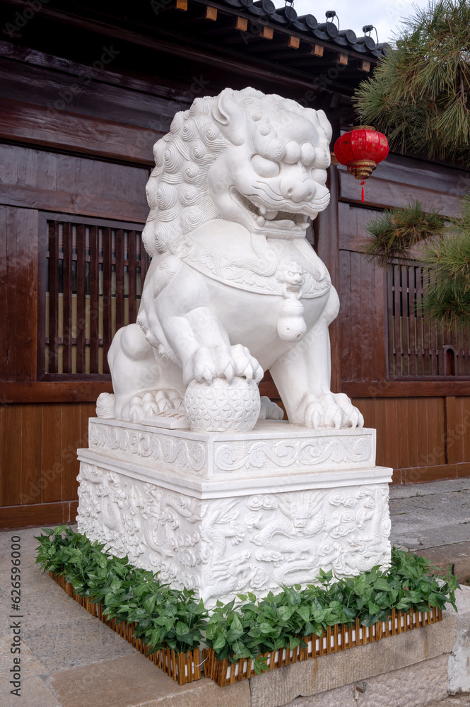 Obraz premium stone lion statue