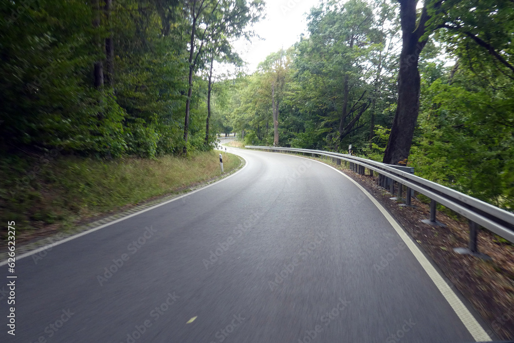 Landstraße zwischenSchmittlotheim und Frankenau