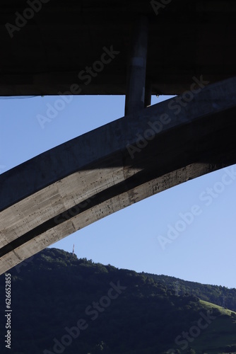 Concrete bridge in the city of Bilbao © Laiotz