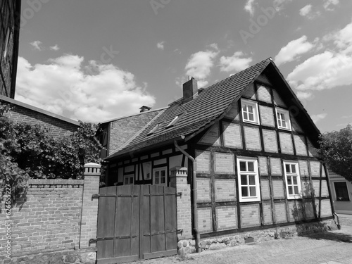 Fototapeta Naklejka Na Ścianę i Meble -  Fachwerkgebäude einer historischen Altstadt