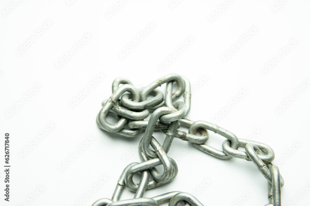 Obraz premium Metal chain isolated on white background