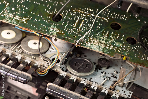 Tape pulling mechanism of the cassette deck. tape recorder repair.