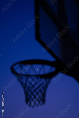 夜のバスケットゴール © Rika