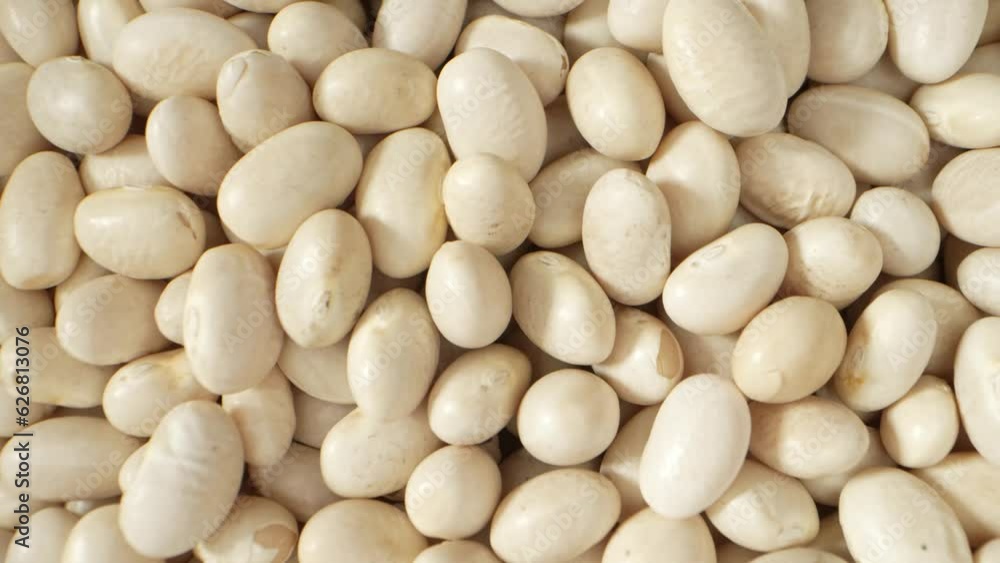 White kidney beans offer health benefits like blood sugar regulation