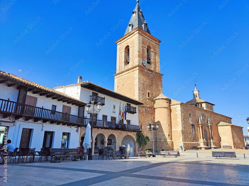 Plaza mayor de Tarazona de la Mancha.